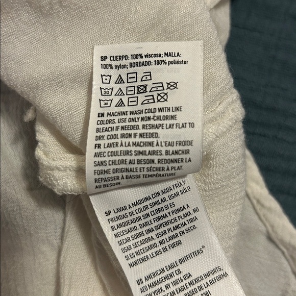 American Eagle Womens Cream Lace Blouse Bell Sleeves Lace Cuffs Boho Fairy Femme - Picture 16 of 16